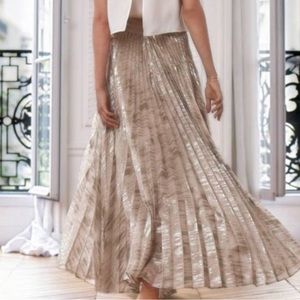 Anthropologie Moulinette Soeurs gold foil pleated skirt sz 4 petite